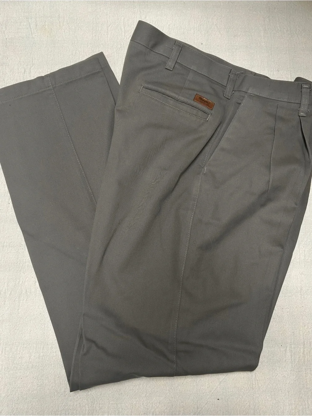 Dark Gray Wrangler RIATA 35x34 - 95SE